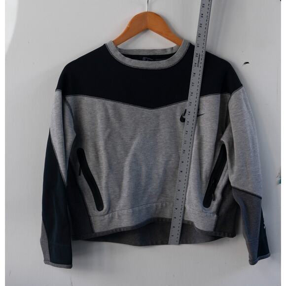 Nike Sweatshirt Womens Medium Gray Tech Fleece Cropped Crew Neck - Picture 2 of 6